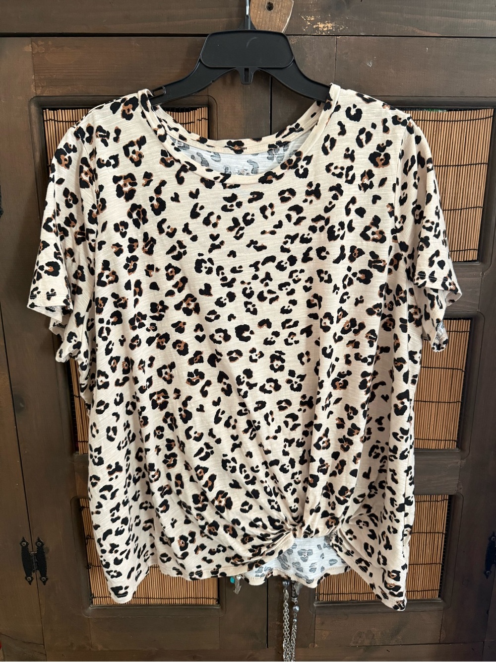 Maurice’s 24/7 - Leopard Print Short Sleeve Knot-Twist Top - Beige/Black